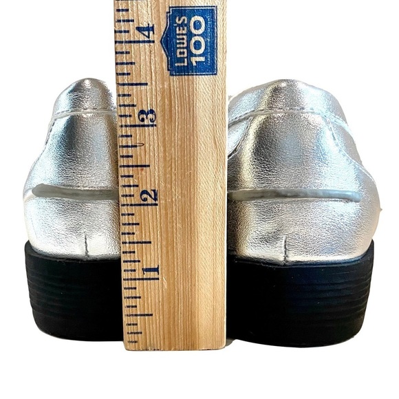 The Kenneth Cole Reaction Fern Metallic Silver Loafer Size 7.5 - Picture 14 of 14